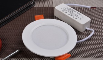 公司新闻-面板灯_LED面板灯_LED格栅面板灯-中山市进成照明有限公司-如何挑选一款合适的面板灯？